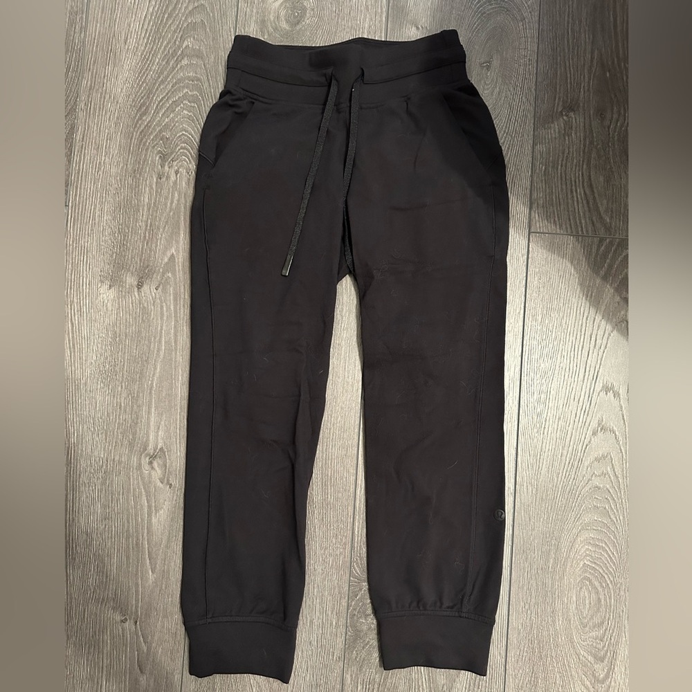 Lululemon cropped jogger